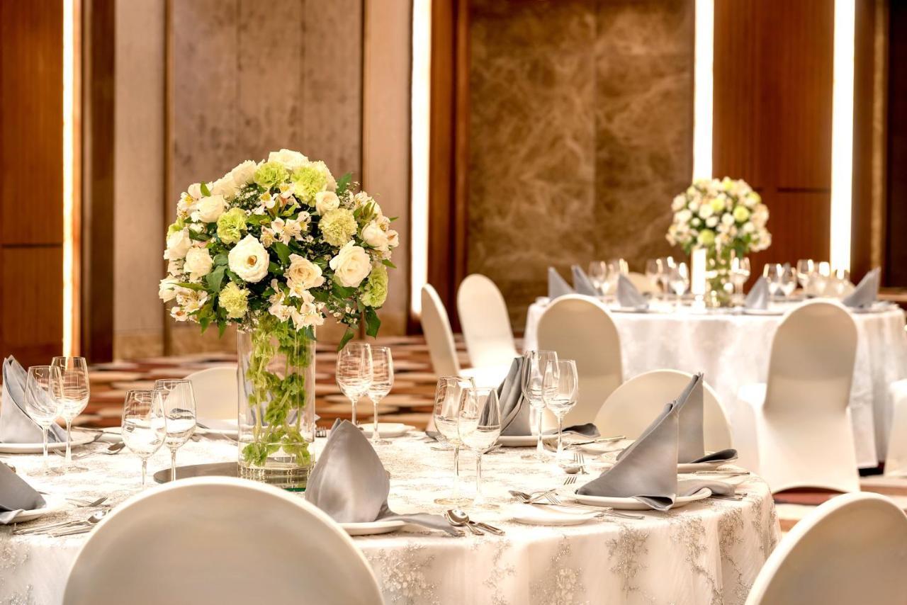 Marco Polo Plaza Cebu Hotel Bagian luar foto The ballroom at the hotel