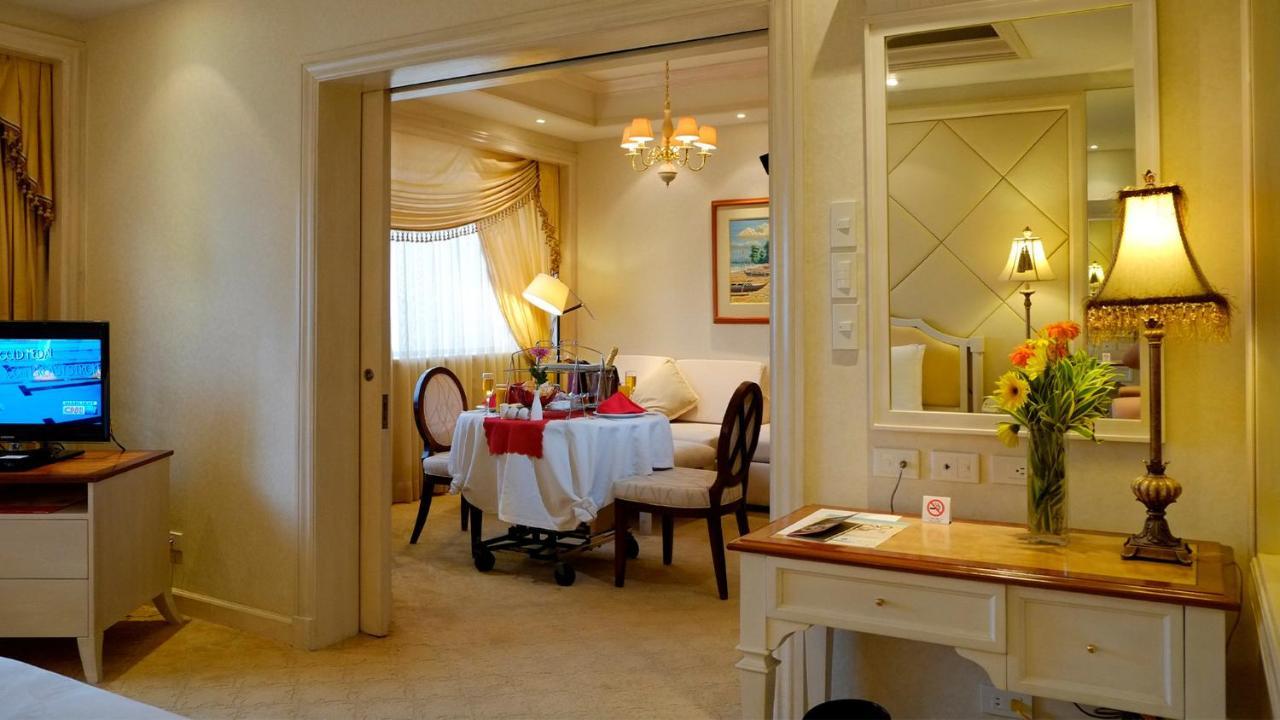 Marco Polo Plaza Cebu Hotel Bagian luar foto A suite at the hotel