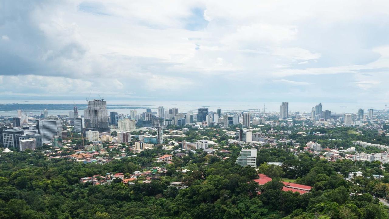 Marco Polo Plaza Cebu Hotel Bagian luar foto Metro Manila skyline
